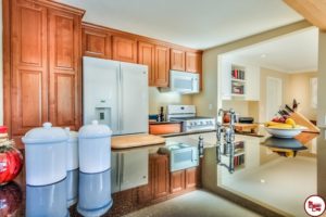 Kitchen remodeling & cabinet refacing in Laguna Beach and Southern California