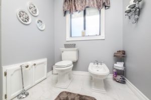 Bathroom remodeling & cabinet refacing in Orange County and Southern California