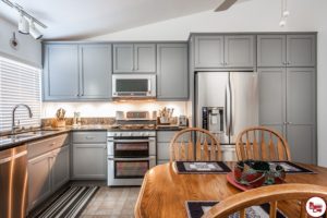 Kitchen remodeling & cabinet refacing in Rialto and Southern California