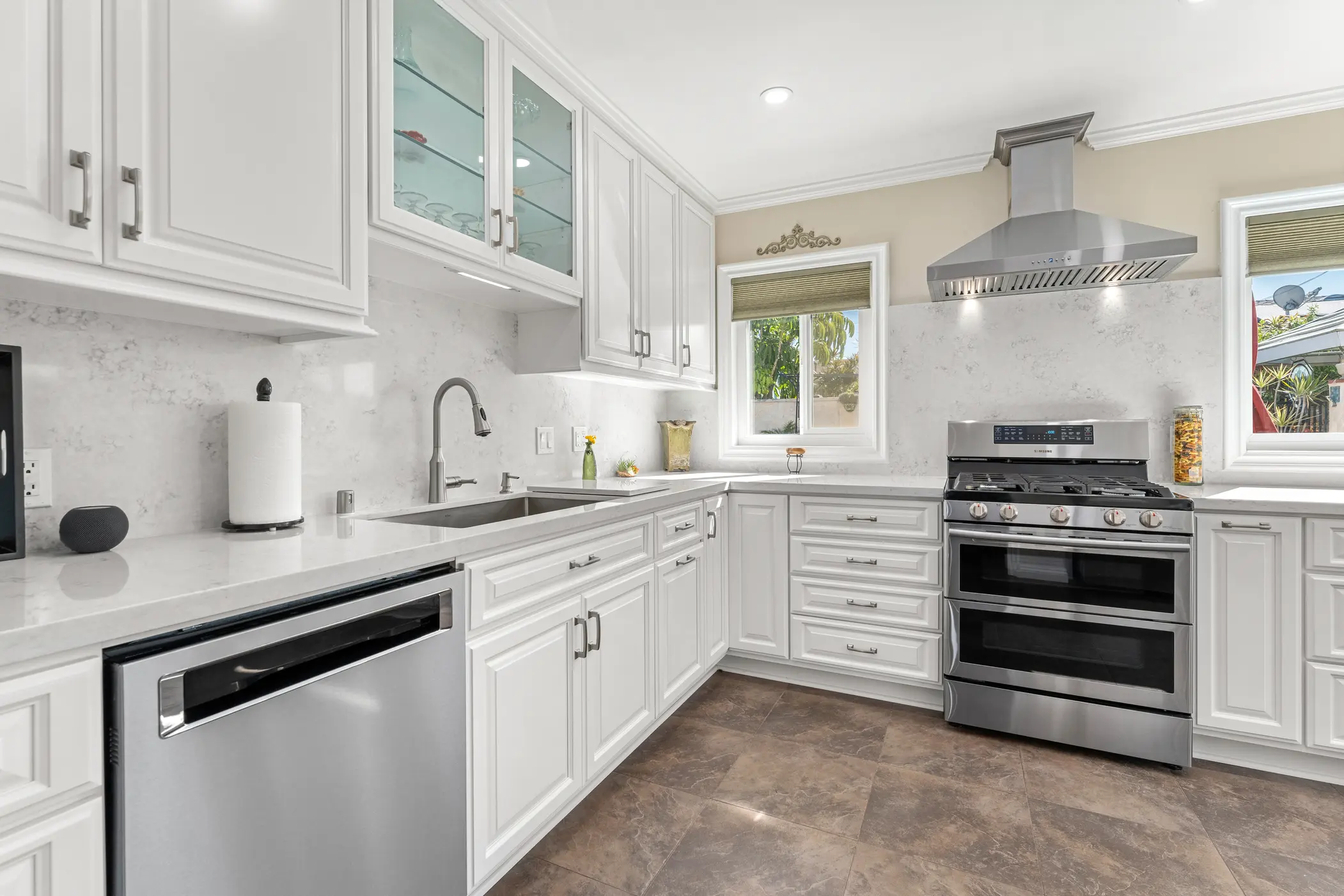 Is White Still a Popular Choice for Kitchen Cabinets?